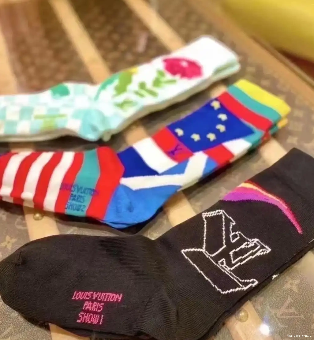 CUSTOM BOX WITH SOCKS LV 0705
